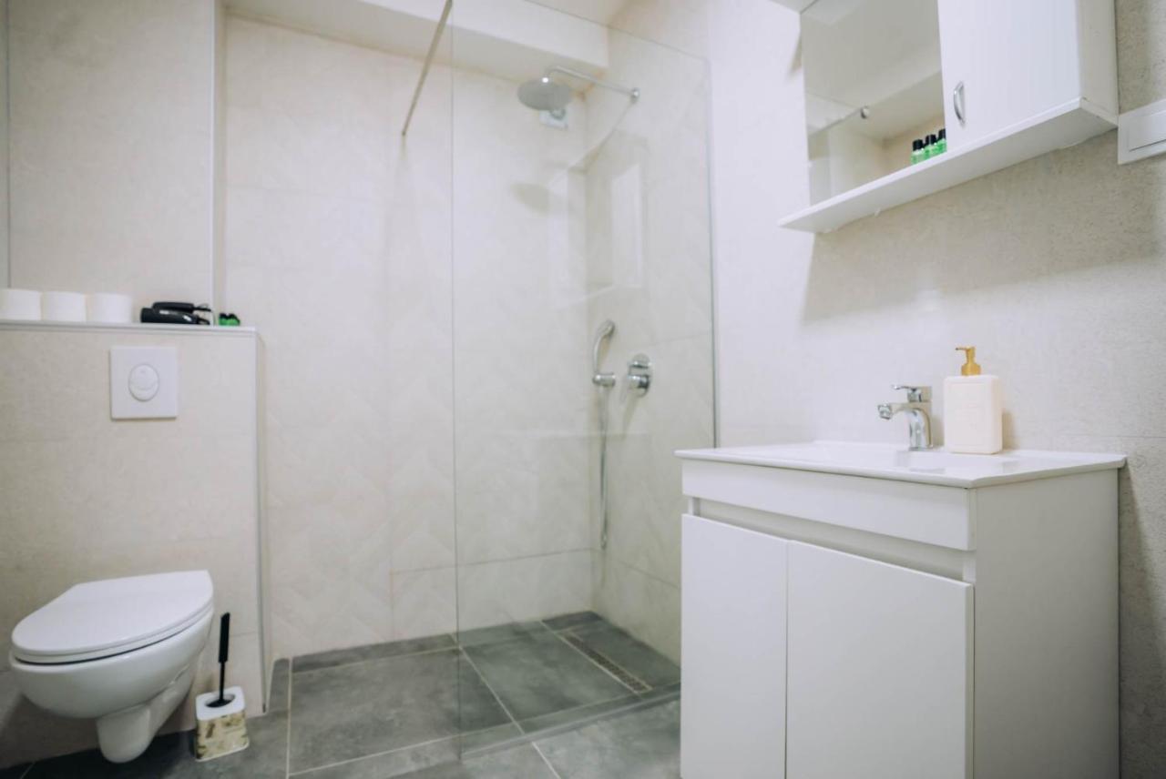 Lägenhet Darki Comfort - Stylish With Free Parking In Tranquil Area *