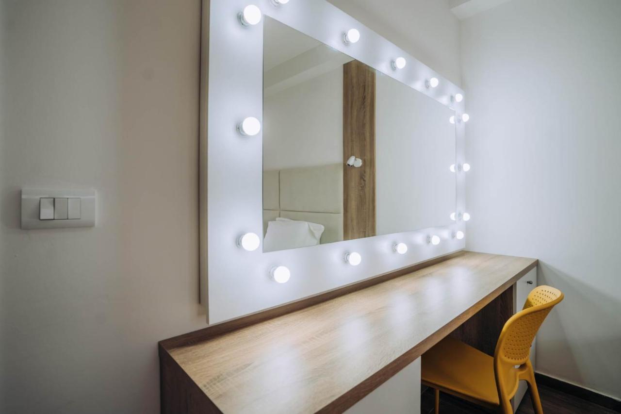 Darki Comfort - Stylish With Free Parking In Tranquil Area Lägenhet *